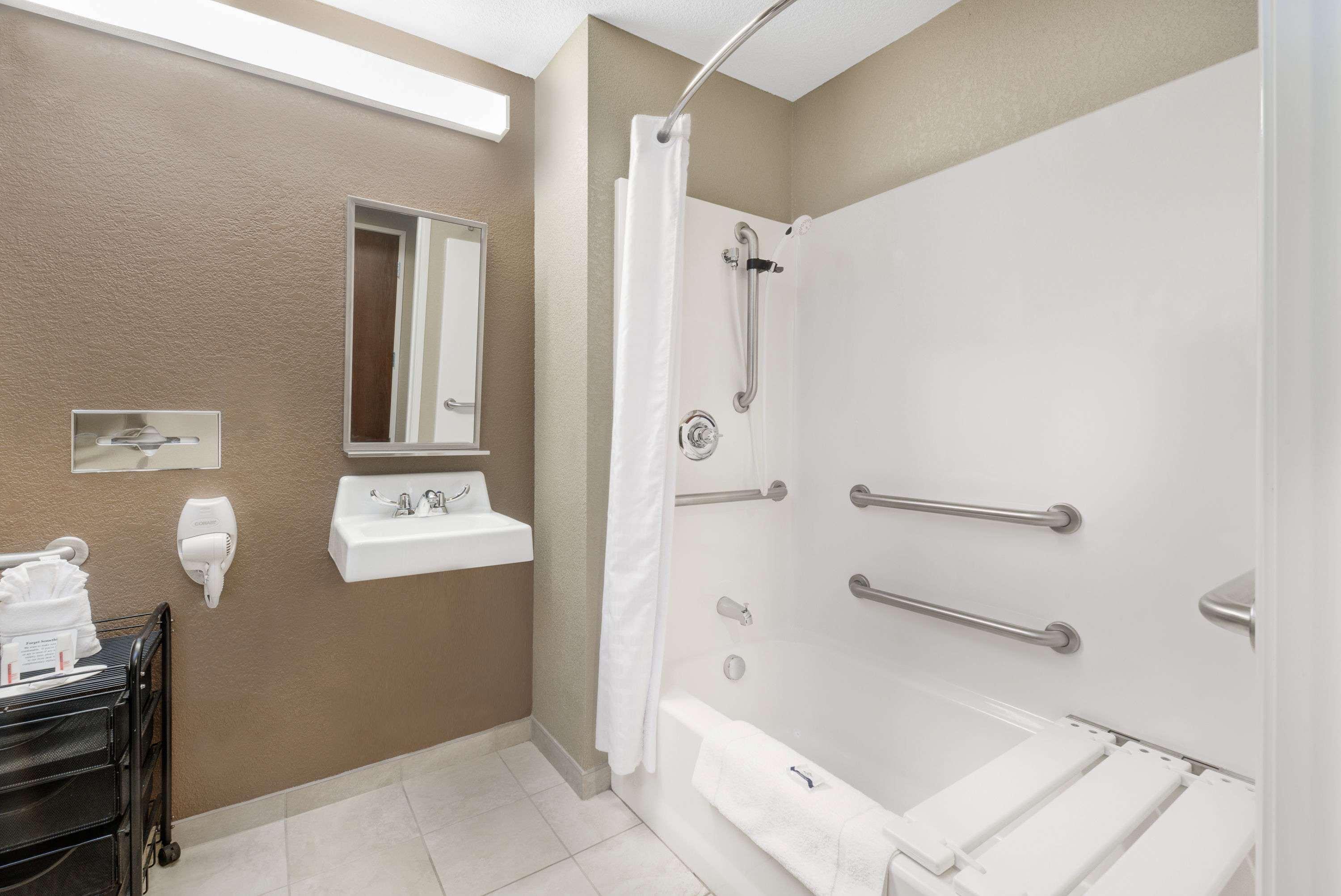 Microtel Inn & Suites By Wyndham Williston Exteriör bild